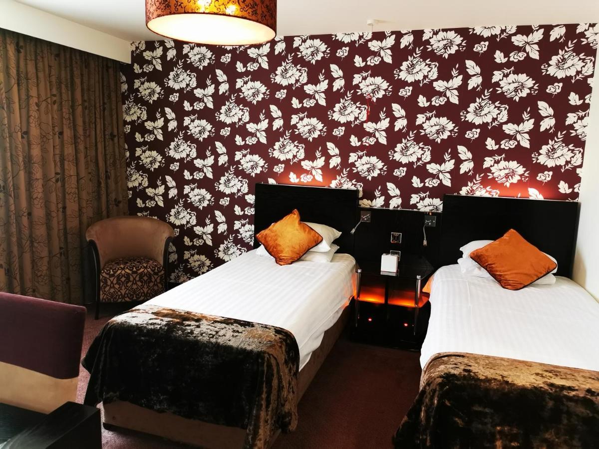 The Bluebell Hotel Ніт Екстер'єр фото